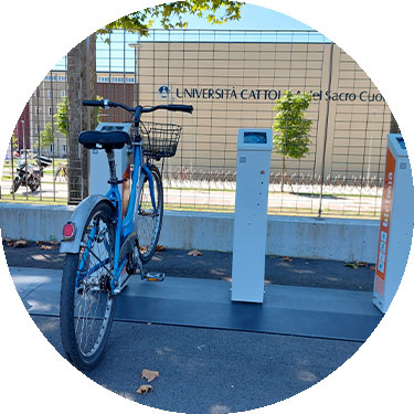 Metro e bus a met&agrave; prezzo per gli universitari bresciani