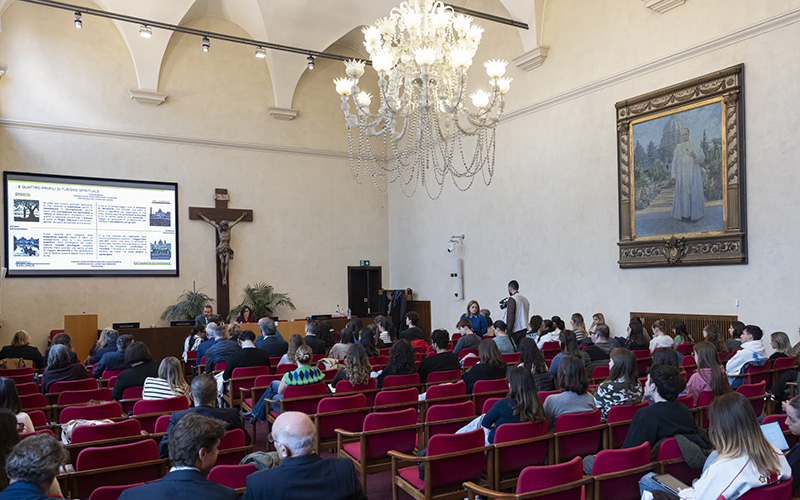 Viaggiatori spirituali, non solo pellegrini. Una ricerca del Certa spiega l&rsquo;effetto Giubileo