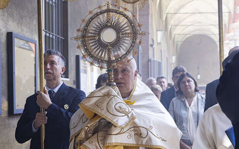 Il Cuore di Cristo ha bisogno di noi per ricostruire bene e bellezza