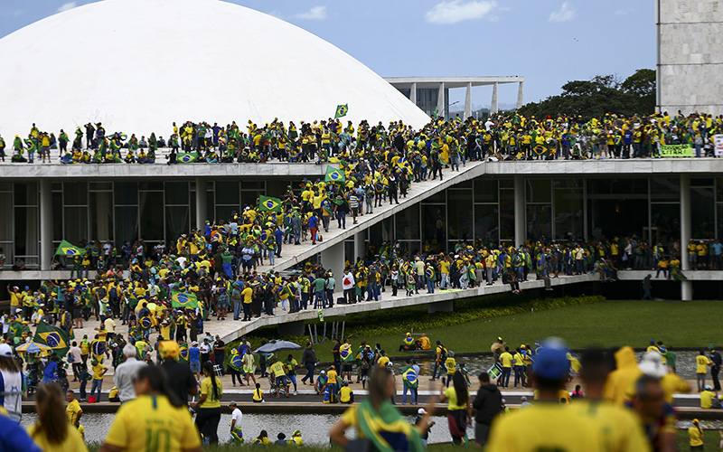 Brasile, l’assalto al Parlamento simbolo di un Paese spaccato in due 