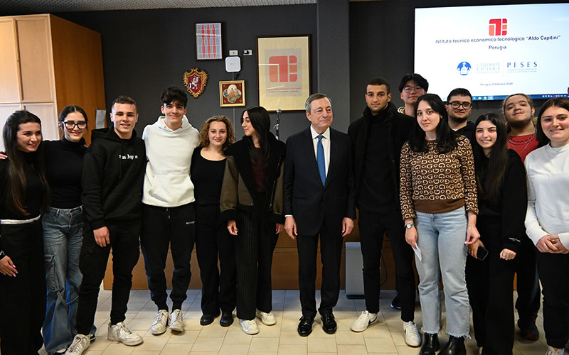 Peses, gli studenti del “Capitini” di Perugia in dialogo con Mario Draghi