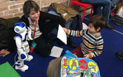 I bambini attribuiscono preferenze ed emozioni allo sguardo umano, non a quello di un robot