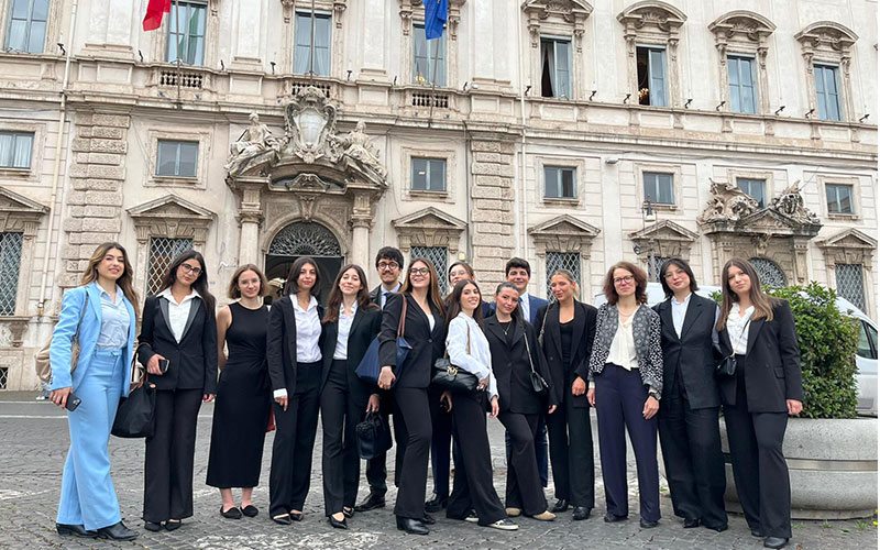 Lo studio del Diritto tra teoria e pratica 