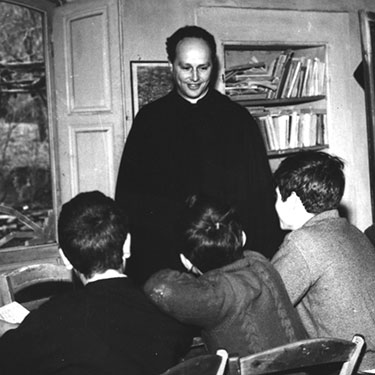 A Barbiana, sulle tracce di don Milani