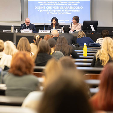 Studiano, progettano, cantano, danzano. Donne oltre la tragedia del presente