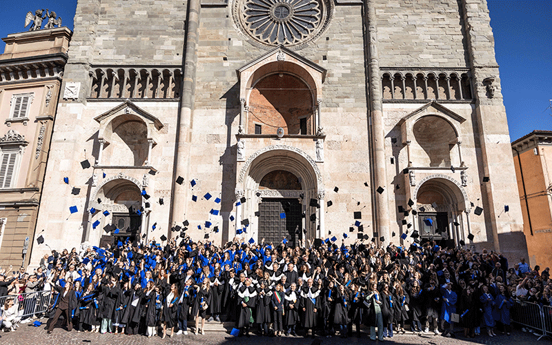 Gentilezza, coraggio e futuro: Piacenza celebra 269 nuovi laureati