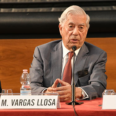 Vargas Llosa: le storie moltiplicano la vita