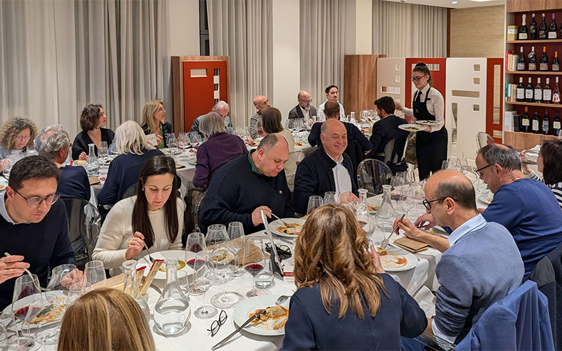 Tornano gli apericena letterari: un viaggio tra cultura, sapori e dialogo internazionale