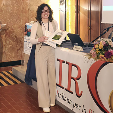 Oli essenziali, un premio alla ricerca per Claudia Aiello