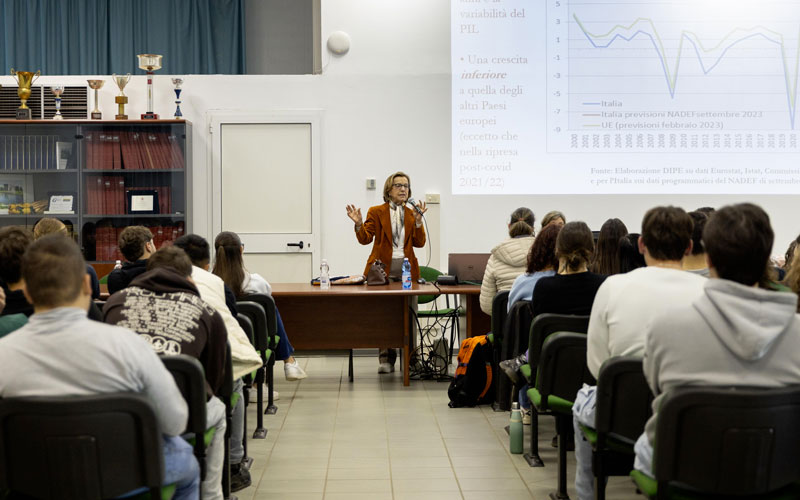 &laquo;Partecipate! Siete pochi, ogni vostro singolo voto &egrave; importante&raquo; 