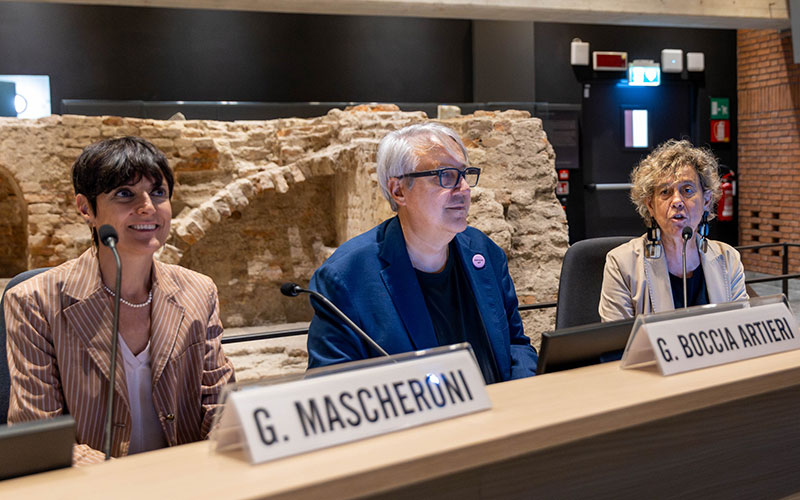 Italiani ancora sensibili all’inciviltà politica, ma nei media l’insulto fa audience