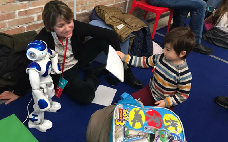 I bambini attribuiscono preferenze ed emozioni allo sguardo umano, non a quello di un robot