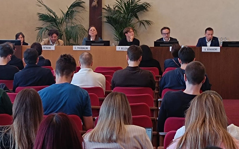 I giovani alla ricerca di modi per abitare la democrazia